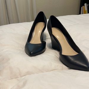 Nine West black wedges- heels size 9